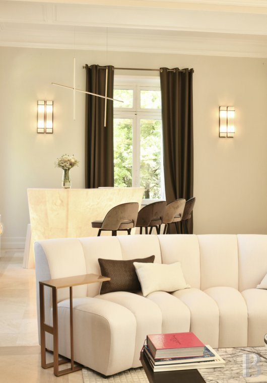 A 19th century chateau open for receptions and holidays to the east of Avignon in the Vaucluse  - photo  n°10